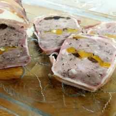 Beef veal Bacon terrine A picture of Beef veal Bacon terrine.