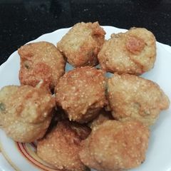A picture of Urad Daal pakori.