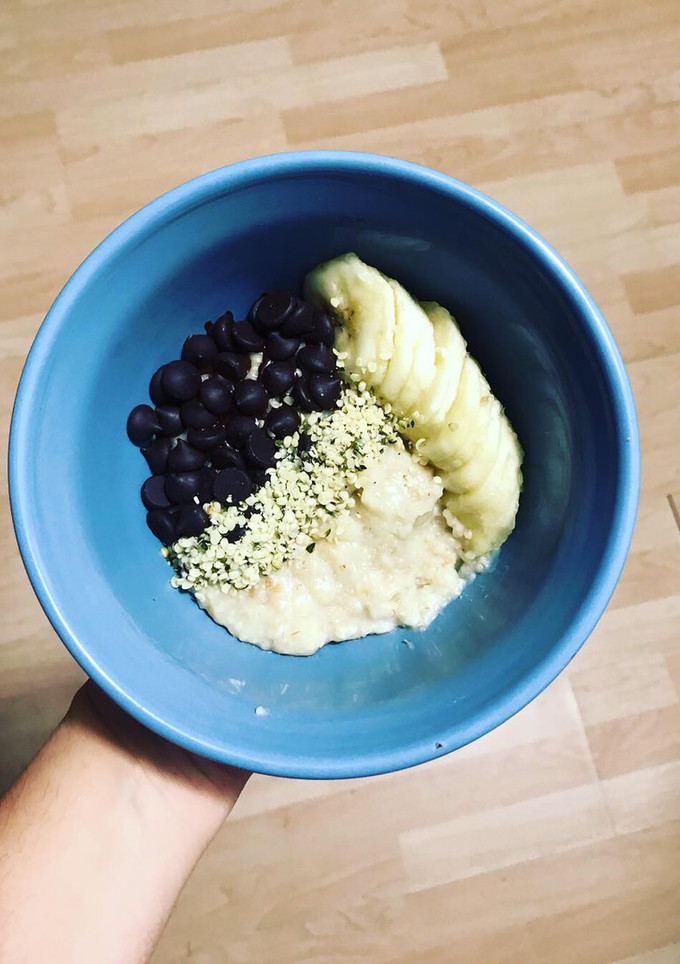 Una foto de Avena de choco-banana vegana