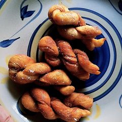 Korean Twisted Doughnuts🧡 A picture of Korean Twisted Doughnuts🧡.