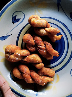 A picture of Korean Twisted Doughnuts🧡.