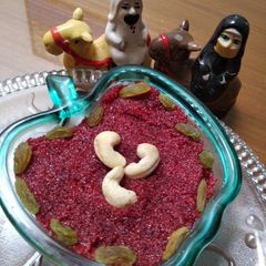 A picture of Suji beetroot halwa.