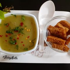 A picture of Raw Papaya-Coriander Stems Soup.
