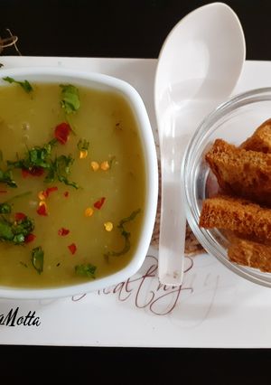 A picture of Raw Papaya-Coriander Stems Soup.