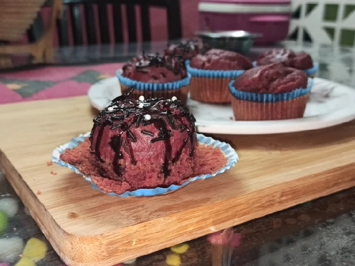 Easy Steps to Make Beetroot red velvet cup cakes the Delicious Makes you drool