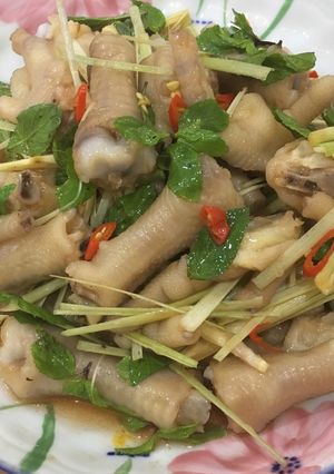 Hình của món Chân gà chua ngọt.