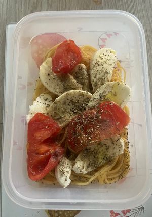 Une photo de Pâte mozzarella et tomates