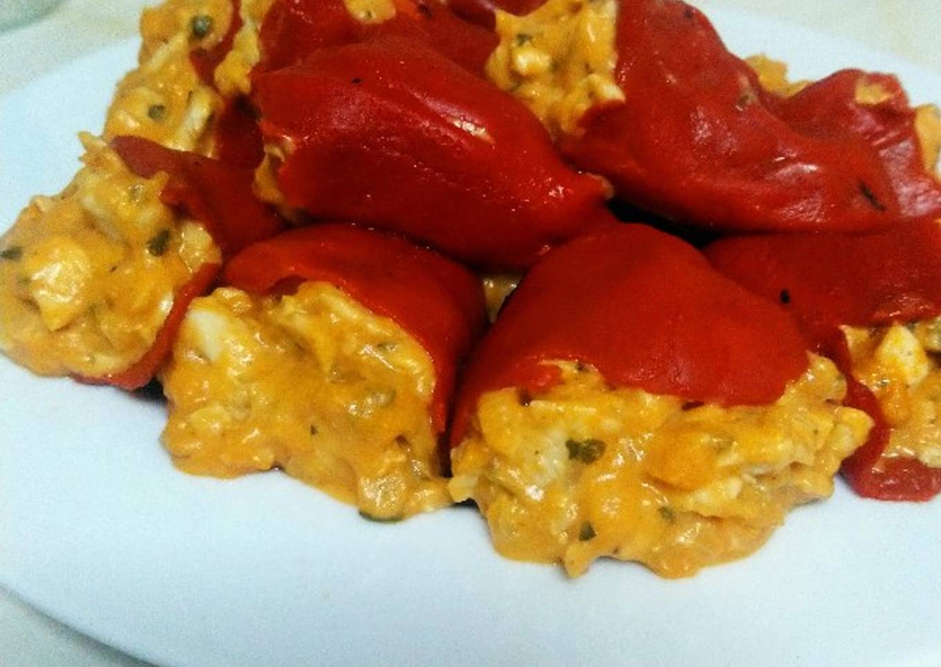 Pimientos del piquillo rellenos de pollo