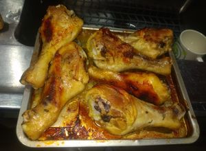 Una foto de Piernas de pollo doradas