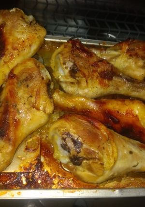 Una foto de Piernas de pollo doradas