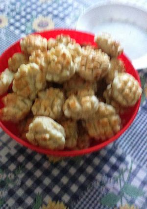 Hajtogatott káposztás pogácsa recept fotója