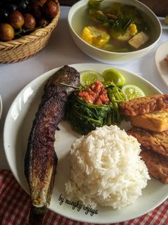 Foto resep Nasi pecel lele sambal kangkung menu lengkap(menu isi piring ku)