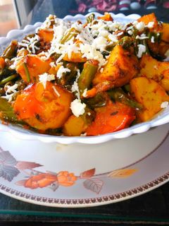 ढाबा स्टाइल मसालेदार आलू बीन्स (Dhaba style Masaledar aloo beans recipe in hindi) रेसिपी मुख्य फोटो