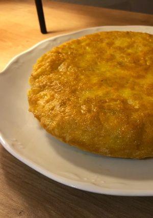 Una foto de Tortilla de patatas con patatas de bolsa