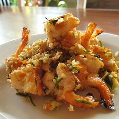 A picture of Grill Prawn with Garlic Butter spicy sauce.