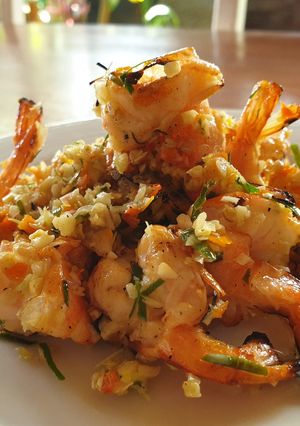 A picture of Grill Prawn with Garlic Butter spicy sauce.