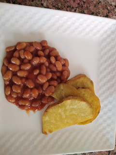 A picture of Baked beans and fried sweet potatoes #themechallenge.