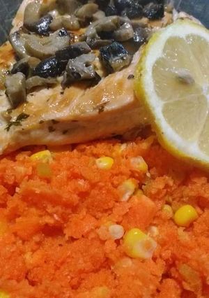 Una foto de Suprema con Salsa de Portobellos y Ensalada 🇦🇷❤️