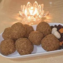 A picture of Melt-in-Your-Mouth Millet Laddoos!.
