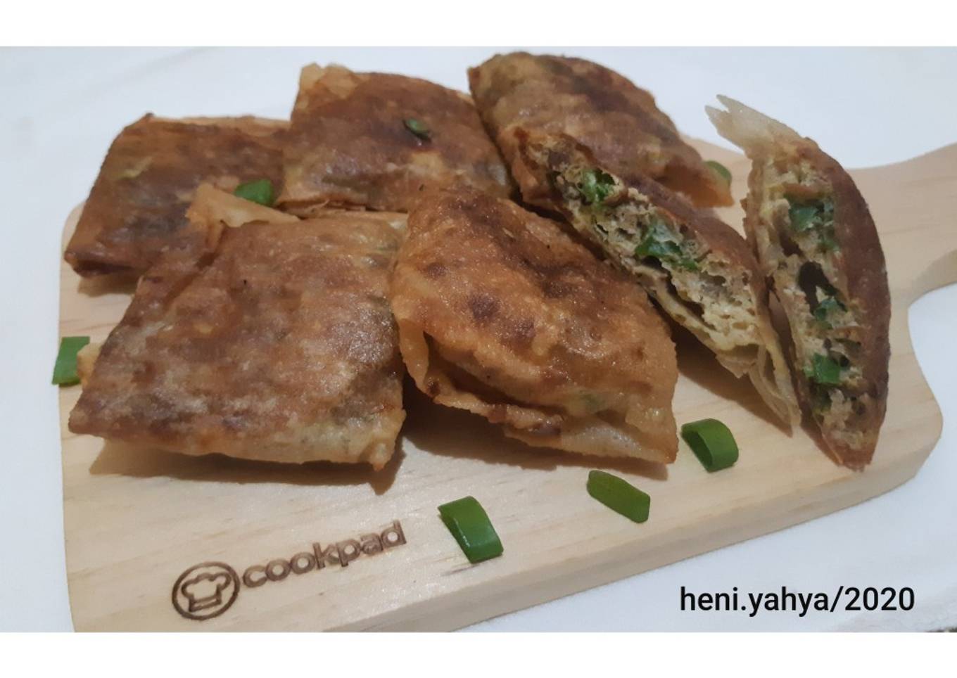 Martabak isi daging rendang