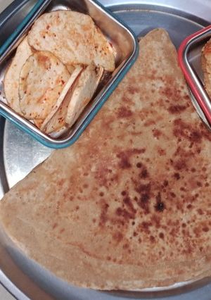 A picture of Triangle chilli parantha.