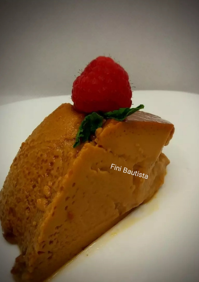 Una foto de Flan de huevo con dulce de leche