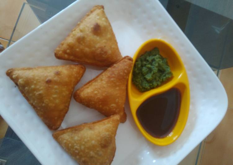 Gujarati samosa