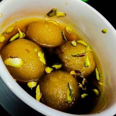 A picture of Khajur Ke Gud Ka Rasgulla.