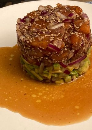Una foto de Tartar de Salmón (Rev.)