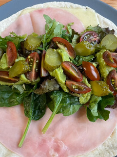 Una foto de Quesadillas con ensalada