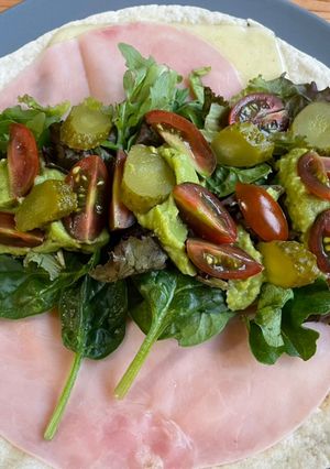 Una foto de Quesadillas con ensalada