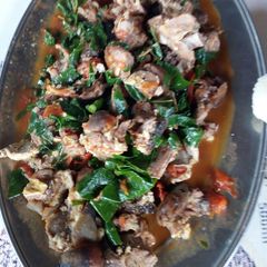 A picture of Mixed beef with greens.