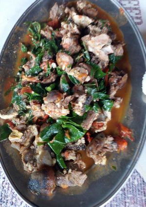 A picture of Mixed beef with greens.