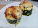 Timbal de calabacín relleno de verduras y pollo especiado