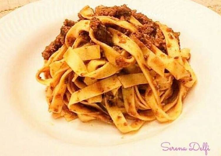 Storia di un piatto di pappardelle al sugo di cinghiale