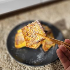 A picture of French toast.
