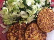 Una foto de hamburguesas de coliflor