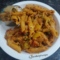 A picture of Creamy tomato pasta.