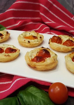 Une photo de Mini tartelettes Boursin et tomates cerises