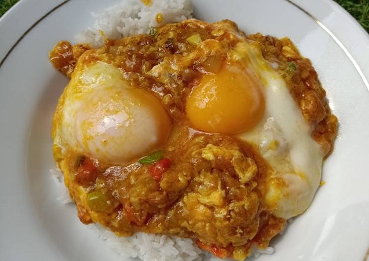 Telur Ceplok versi bumbu kari