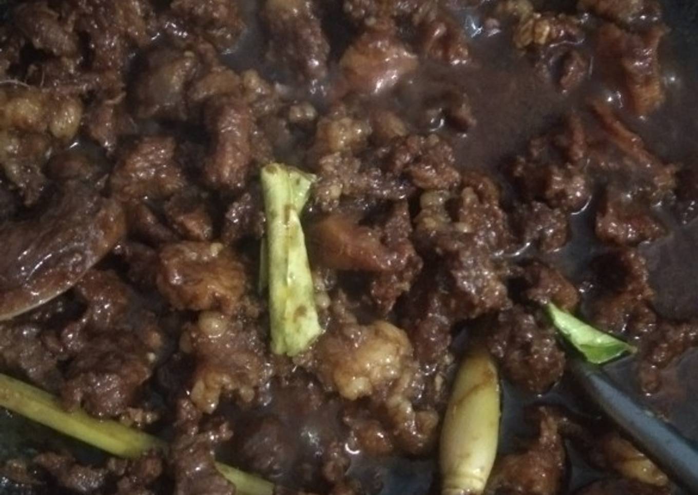 Rica-rica daging sapi pedas