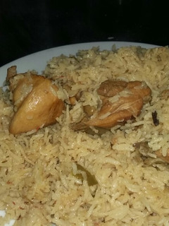 A picture of Chicken pulao.