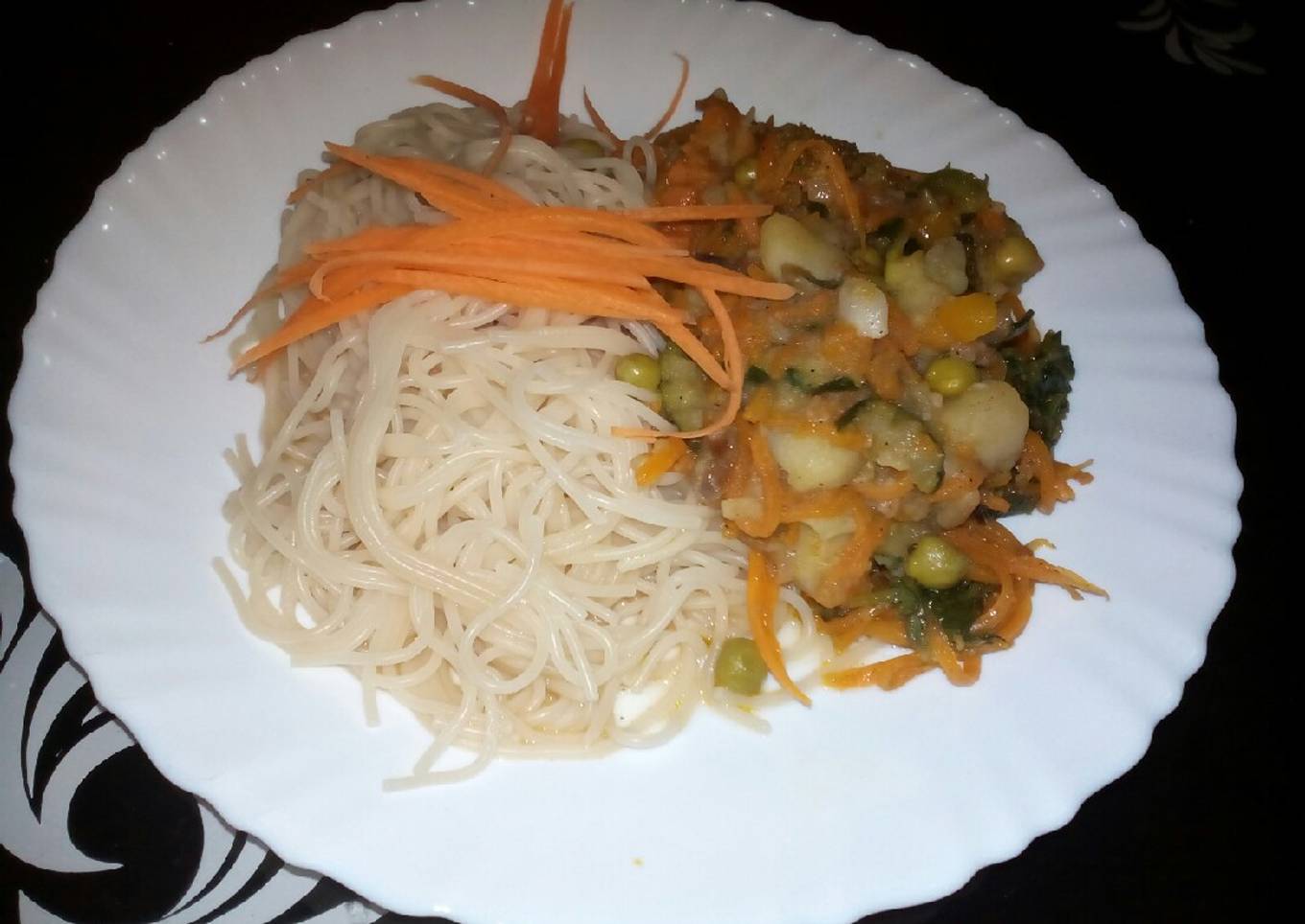 Spaghetti &mixed greens#festivecontest Nairobieast#uthormarathon