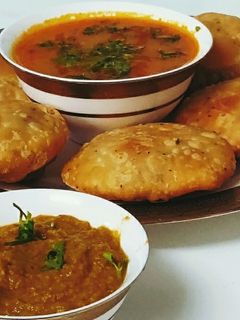 प्याज़ की कचौड़ी (pyaz ki kachodi recipe in Hindi) रेसिपी मुख्य फोटो