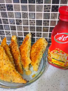 عکسی از دستور سمبوسه پیتزایی😋🍕