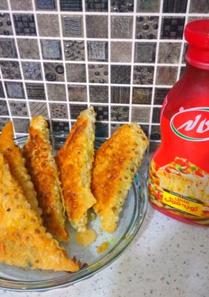 عکسی از دستور سمبوسه پیتزایی😋🍕