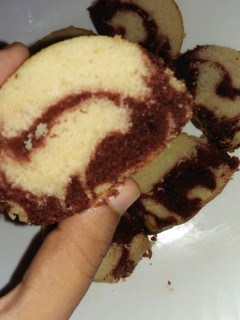 A picture of Red velvet marble cake #Idulfitrirecipescontest.