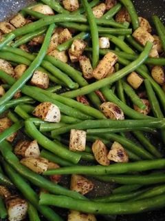 A picture of Vickys Fried Potato and Green Beans, GF DF EF SF NF.