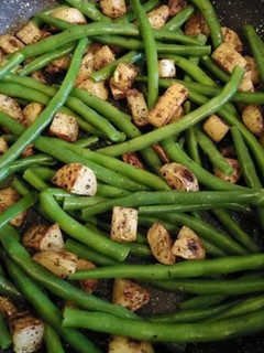 A picture of Vickys Fried Potato and Green Beans, GF DF EF SF NF.