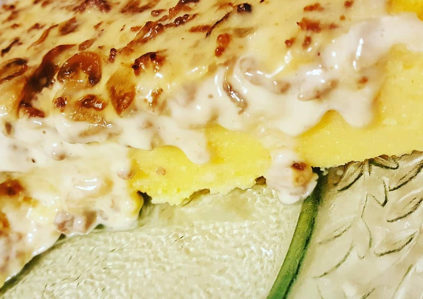 Crostata di polenta funghi e salsiccia